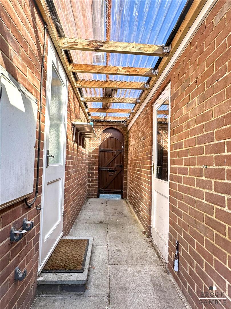 3 Bedroom House. Filching Road in Eastbourne,  17